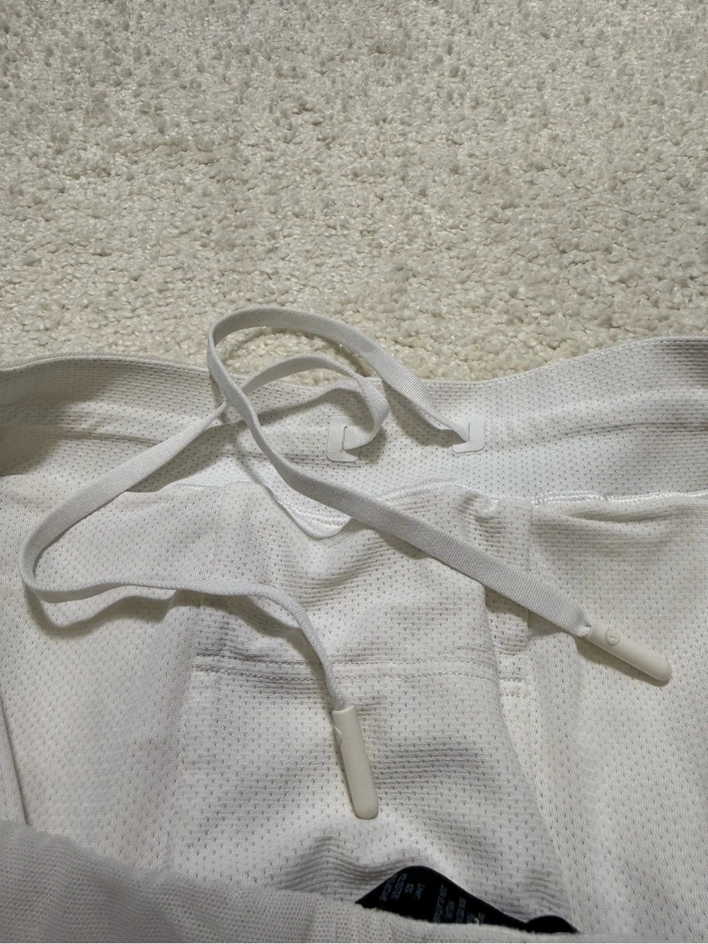 Lululemon Men’s Vented Tennis Short White Athletic Drawstring Bottoms Size Large